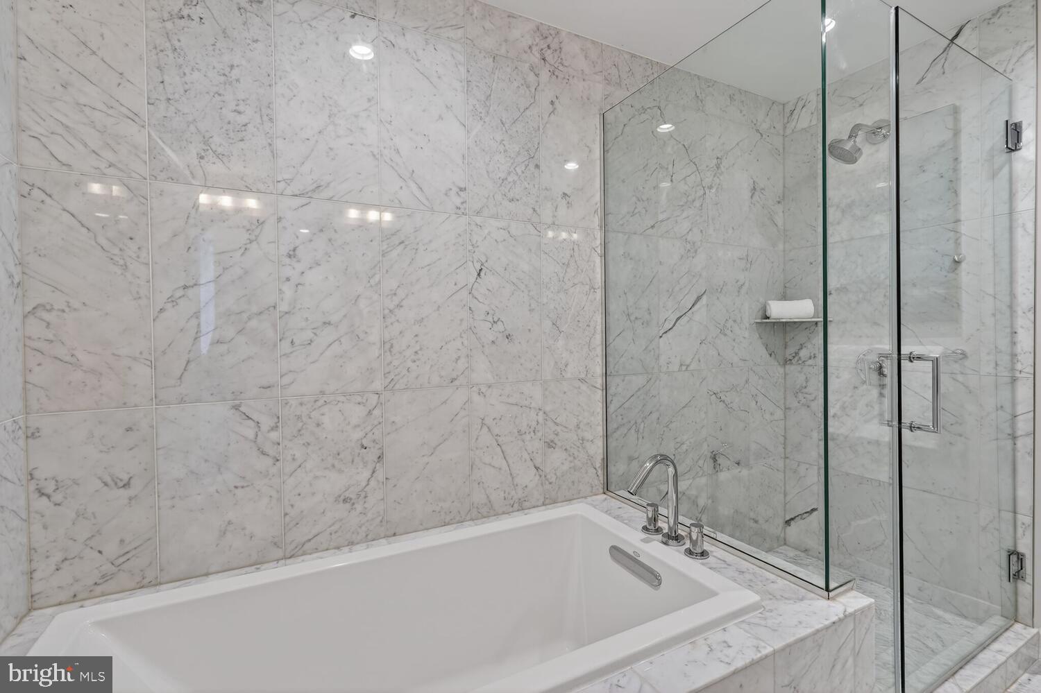 45 Sutton Square Southwest, Unit 1118 Washington, DC 20024 - Photo 30 of 65 Primary BA soaking tub & separate walk-in shower