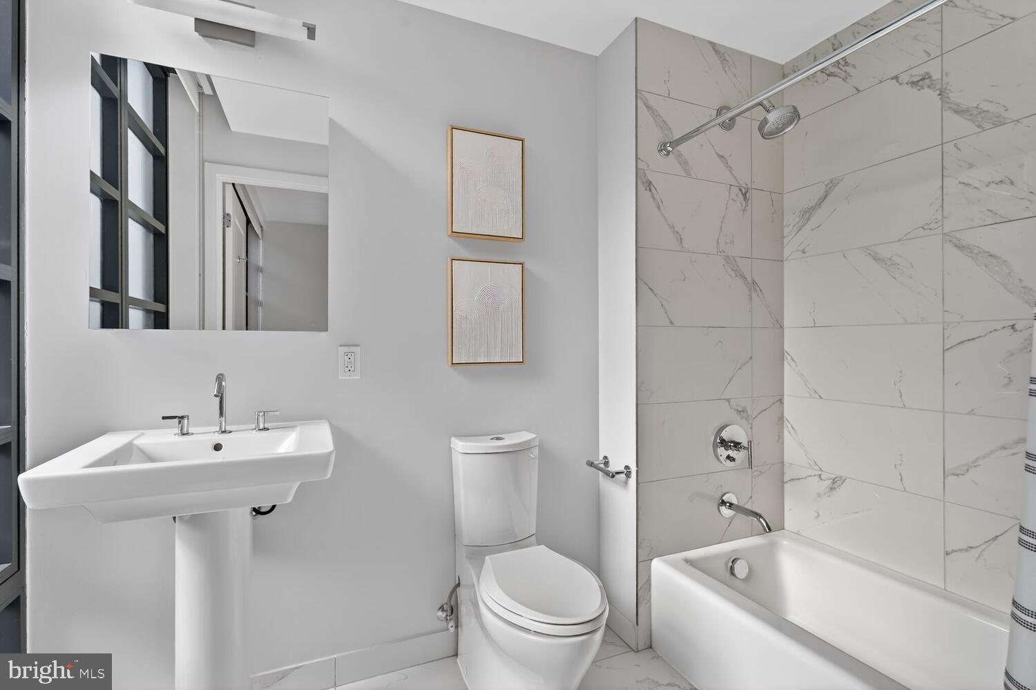 45 Sutton Square Southwest, Unit 1118 Washington, DC 20024 - Photo 36 of 65 2nd BR ensuite BA