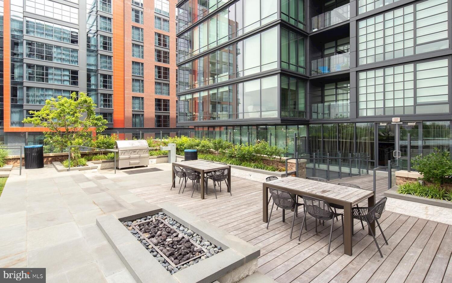 45 Sutton Square Southwest, Unit 1118 Washington, DC 20024 - Photo 48 of 65 Grill & dine al fresco by the firepit