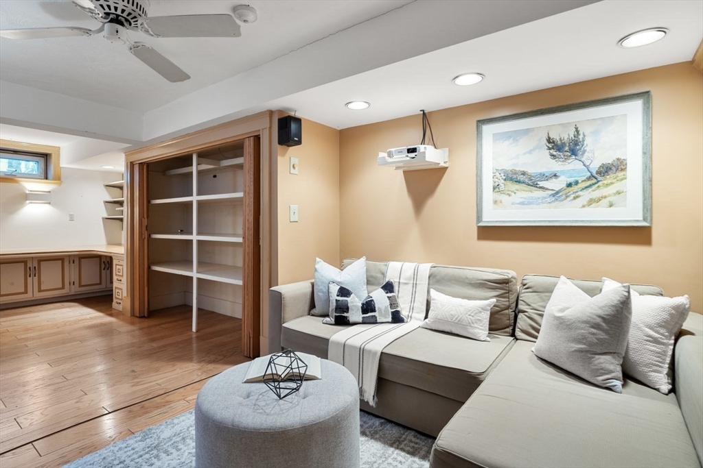 8 Russell Road Newton, MA 02458 - Photo 18 of 33 Gallery Image 18