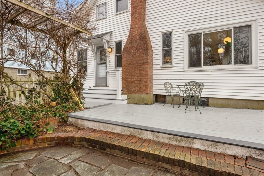 8 Russell Road Newton, MA 02458 - Photo 26 of 33 Gallery Image 26
