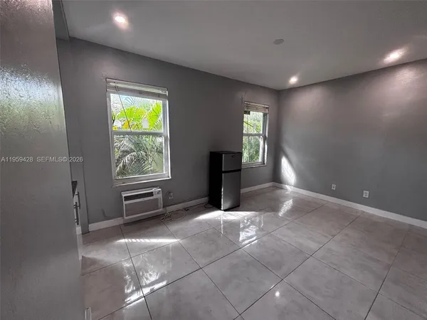 $1,450 | 319 West 28th Street, Unit 15, Miami Beach, FL 33140