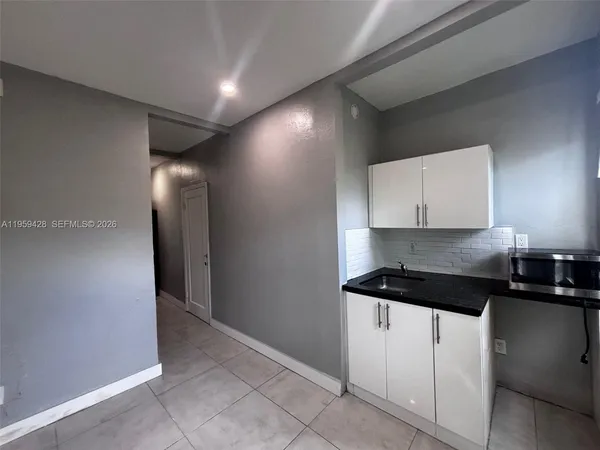 $1,450 | 319 West 28th Street, Unit 15, Miami Beach, FL 33140