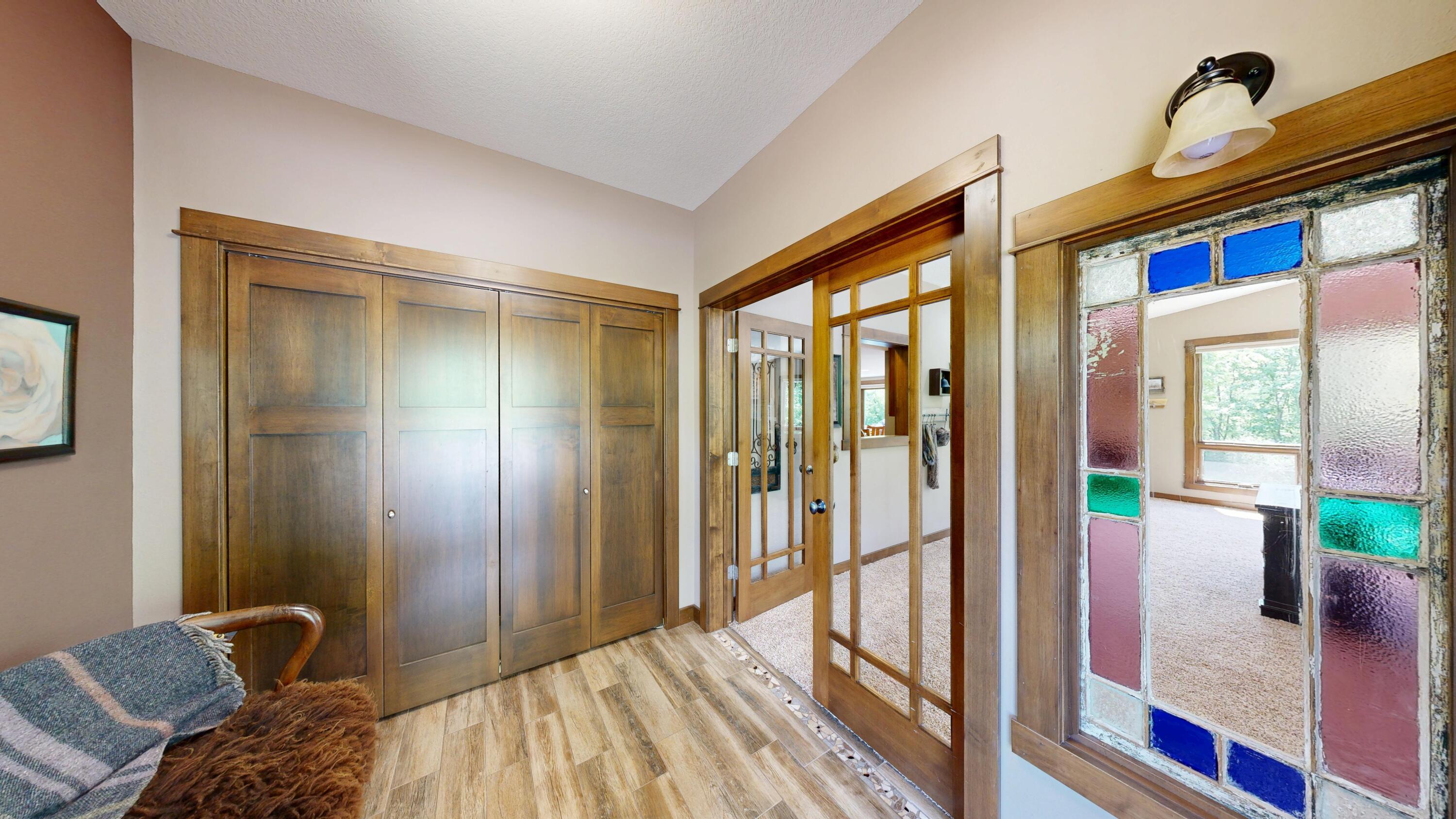 580 Skunk Hollow Road La Crescent, MN 55947 - Photo 5 of 83 Entrance