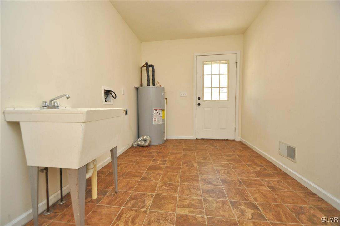3218 Willow Grove Road Pocono Summit, PA 18346 - Photo 15 of 22 Gallery Image 15