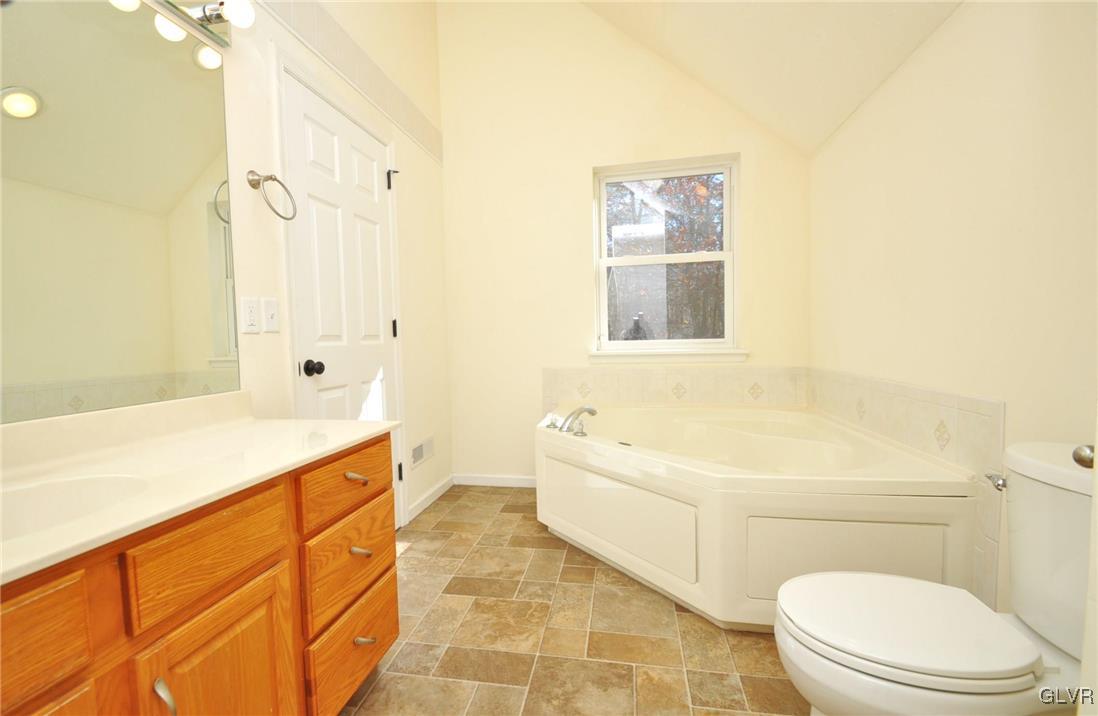 3218 Willow Grove Road Pocono Summit, PA 18346 - Photo 10 of 22 Gallery Image 10