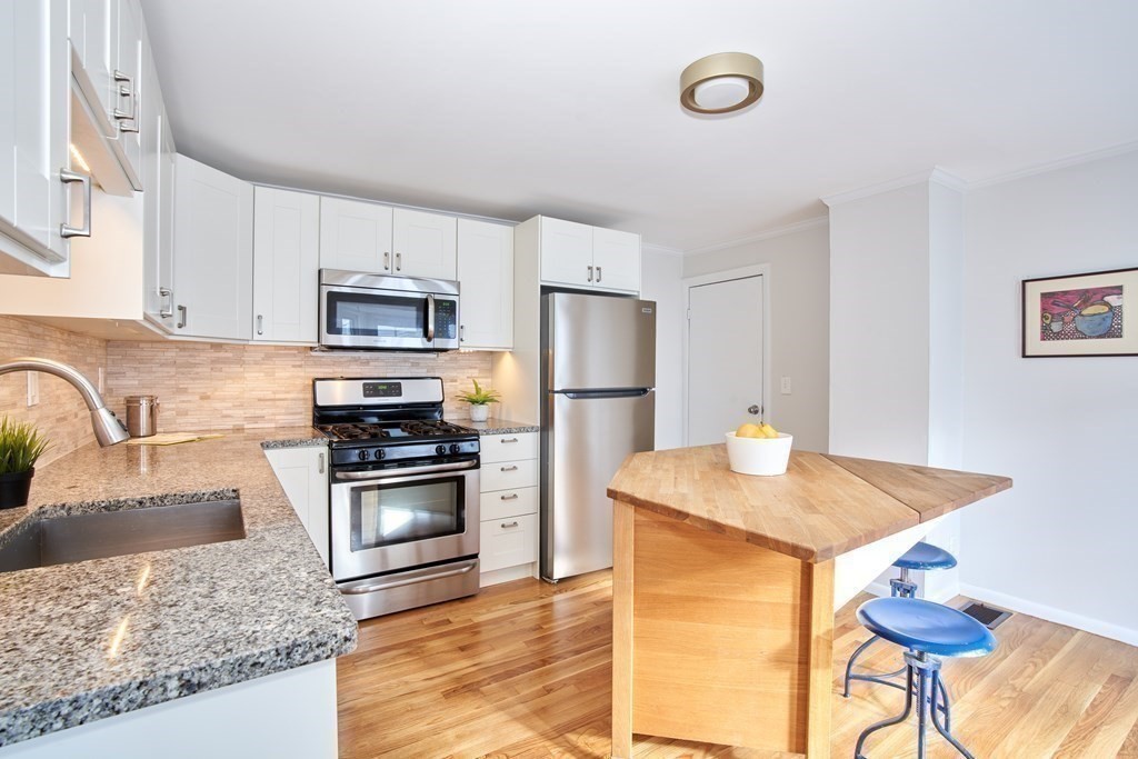 17 School Street, Unit 2 Somerville, MA 02143 - Photo 6 of 17