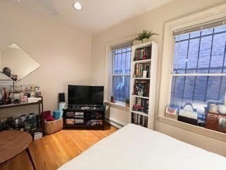 29 Anderson Street, Unit 2 Boston, MA 02114 - Photo 5 of 18