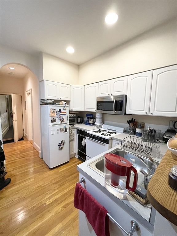 29 Anderson Street, Unit 2 Boston, MA 02114 - Photo 10 of 18