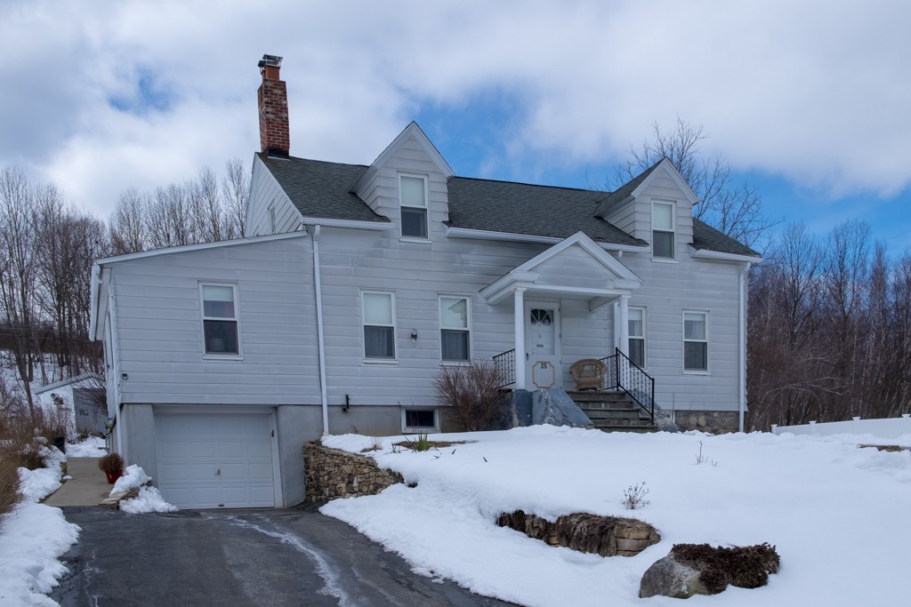 35 Gordon Street Worcester, MA 01604 - Photo 1 of 30 Gallery Image 1