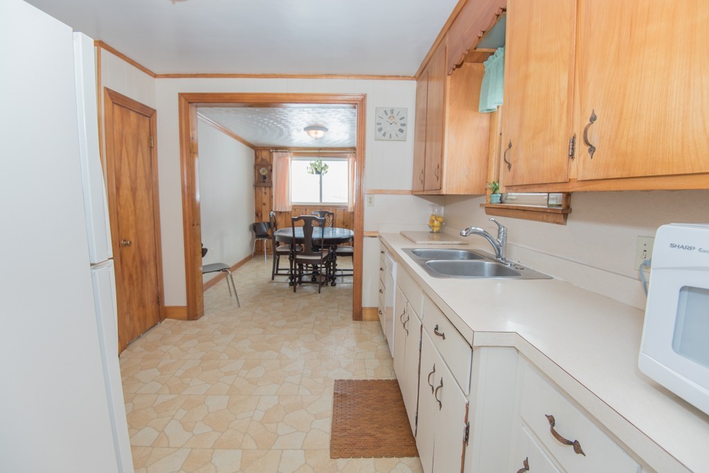 35 Gordon Street Worcester, MA 01604 - Photo 9 of 30 Gallery Image 9