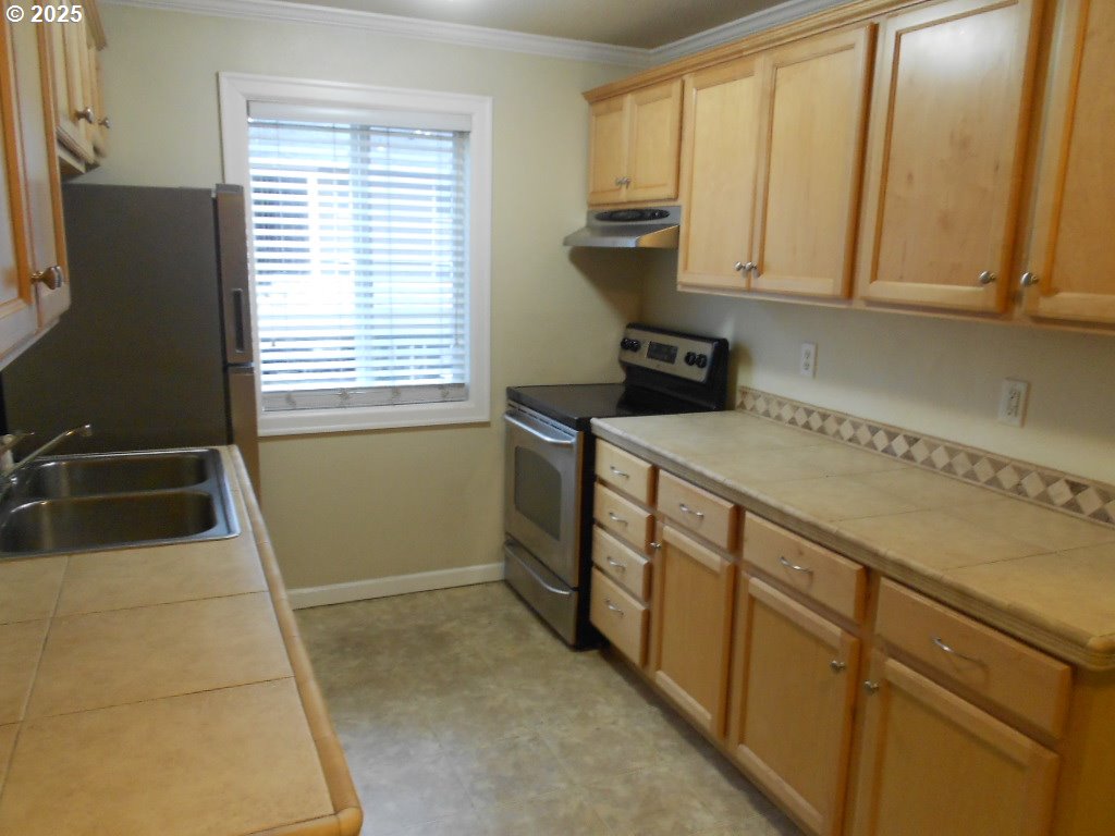 2680 Southwest 87th Avenue, Unit 8 Portland, OR 97225 - Photo 5 of 14
