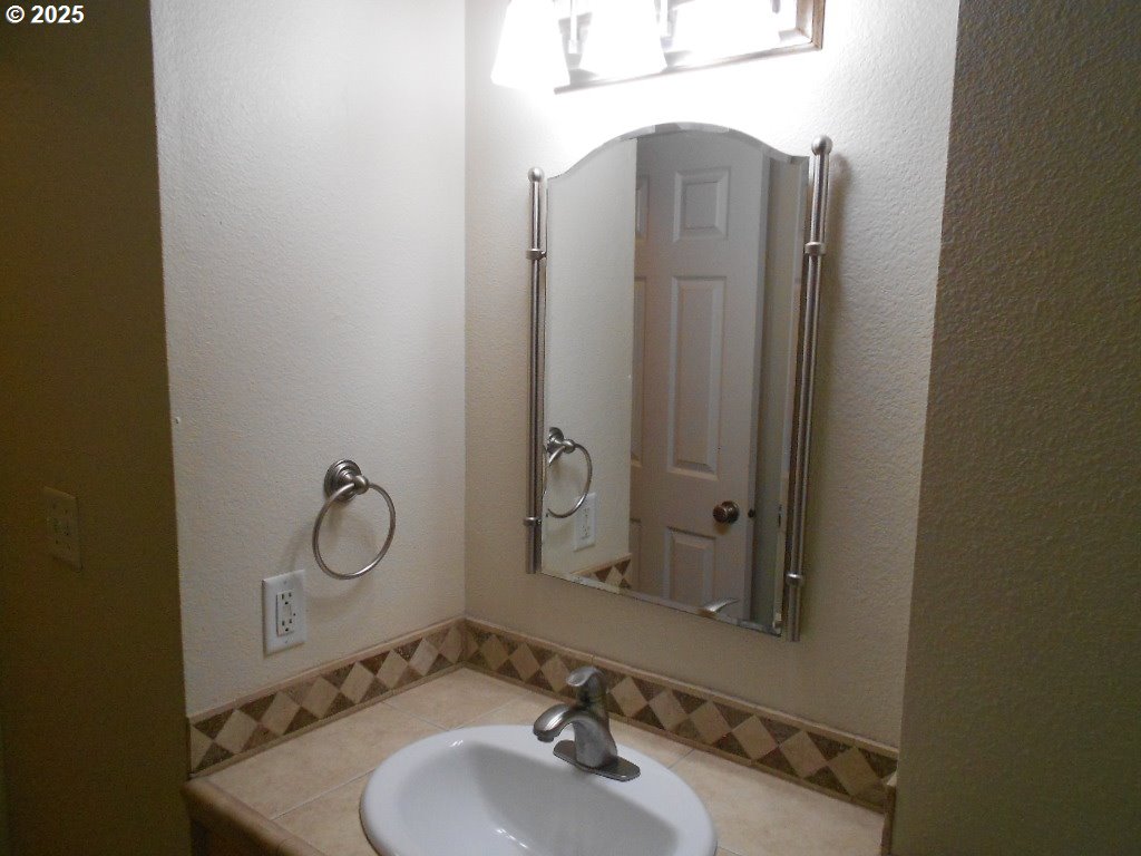 2680 Southwest 87th Avenue, Unit 8 Portland, OR 97225 - Photo 10 of 14