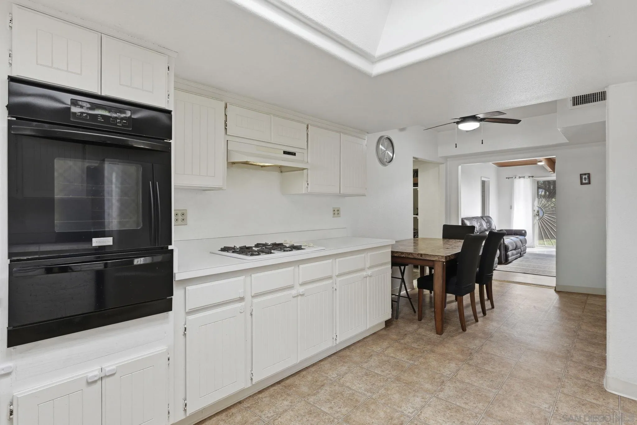 1521 Foothill Drive Vista, CA 92084 - Photo 14 of 52