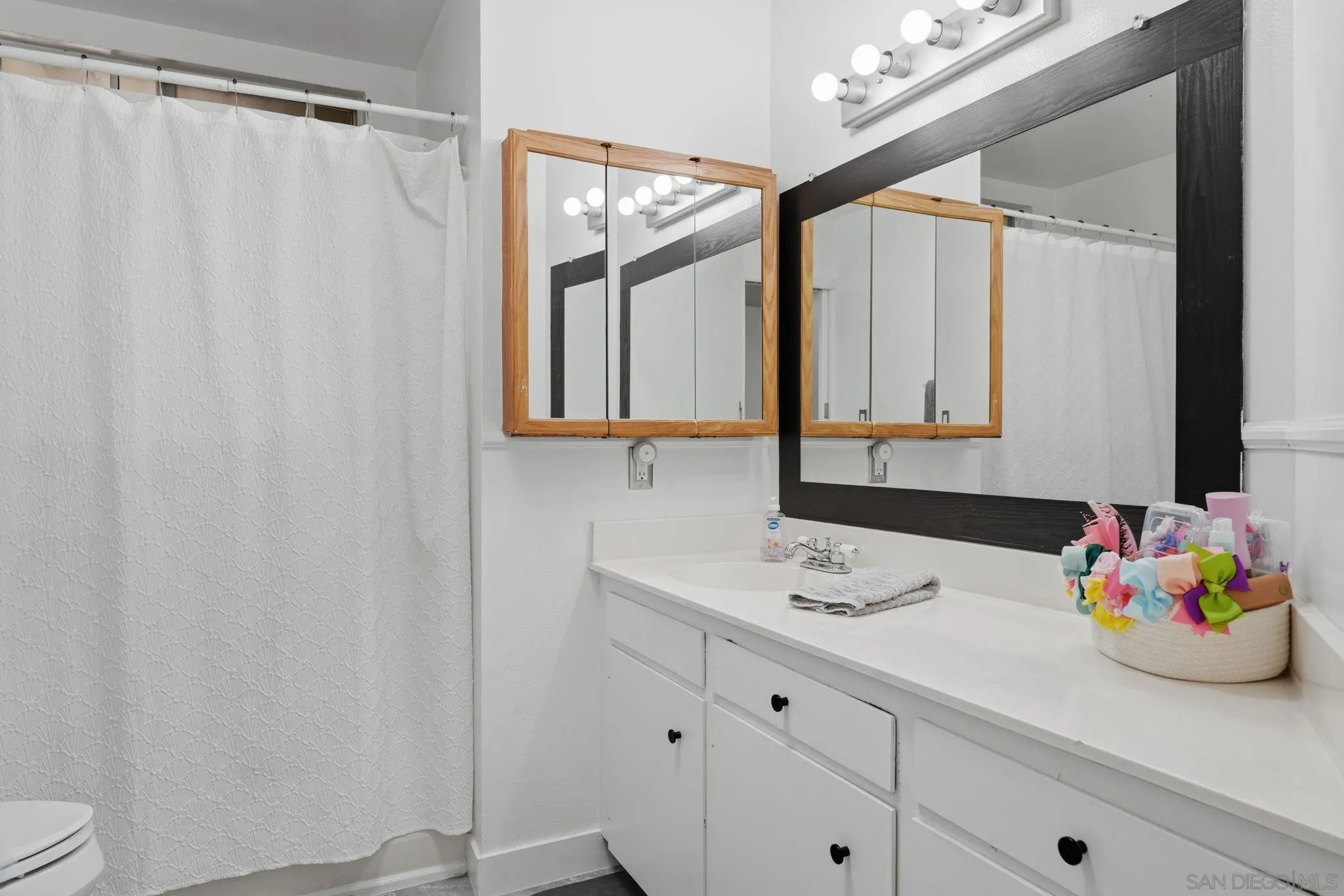 1521 Foothill Drive Vista, CA 92084 - Photo 24 of 52