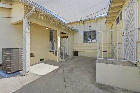 $895,000 | 1521 Foothill Drive, Vista, CA 92084