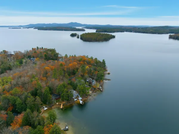 $3,999,999 | 22 Tiger Trail, Moultonborough, NH 03254