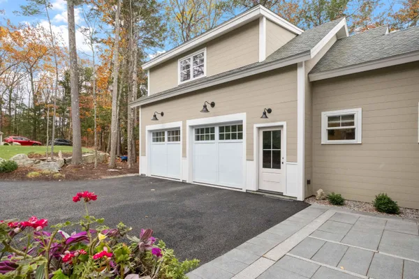 $3,999,999 | 22 Tiger Trail, Moultonborough, NH 03254