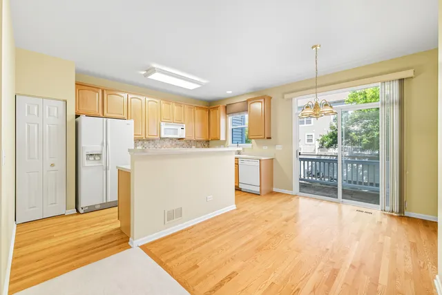 $325,000 | 5662 Cambridge Way, Hanover Park, IL 60133