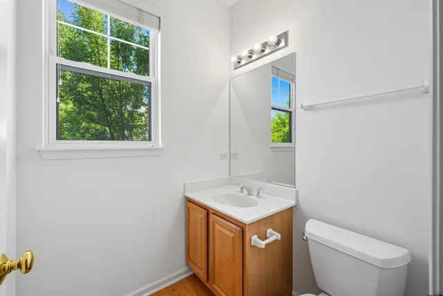 $325,000 | 5662 Cambridge Way, Hanover Park, IL 60133