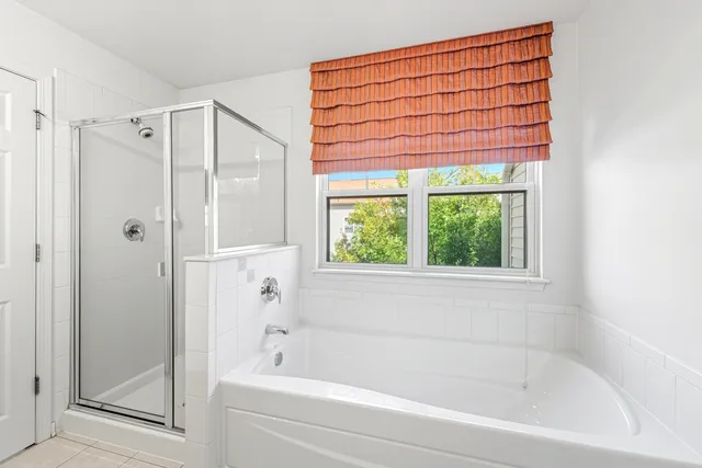 $325,000 | 5662 Cambridge Way, Hanover Park, IL 60133