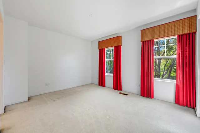 $325,000 | 5662 Cambridge Way, Hanover Park, IL 60133