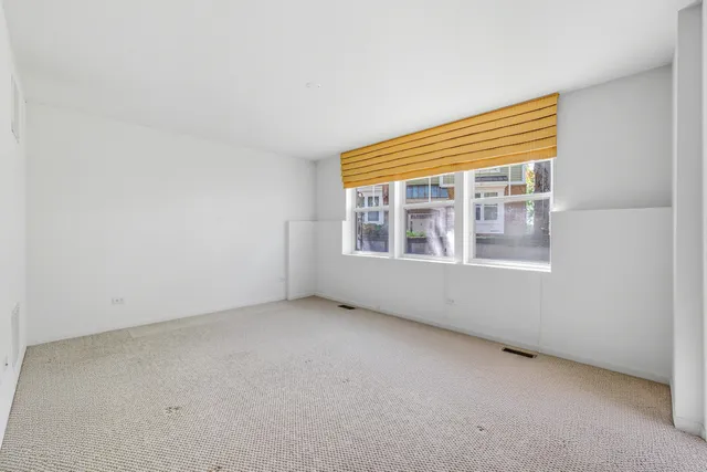 $325,000 | 5662 Cambridge Way, Hanover Park, IL 60133