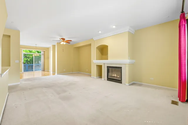 $325,000 | 5662 Cambridge Way, Hanover Park, IL 60133