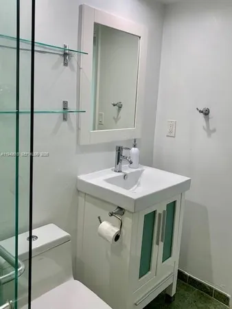 $3,100 | 5750 Collins Avenue, Unit 12H, Miami Beach, FL 33140