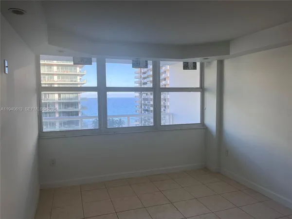 $3,100 | 5750 Collins Avenue, Unit 12H, Miami Beach, FL 33140
