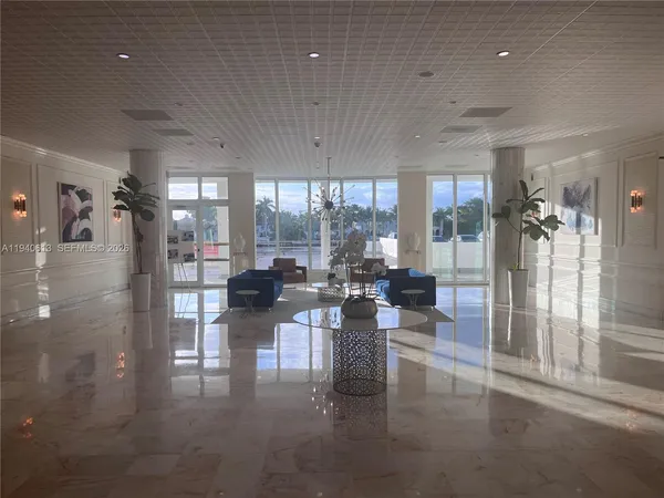 $3,100 | 5750 Collins Avenue, Unit 12H, Miami Beach, FL 33140