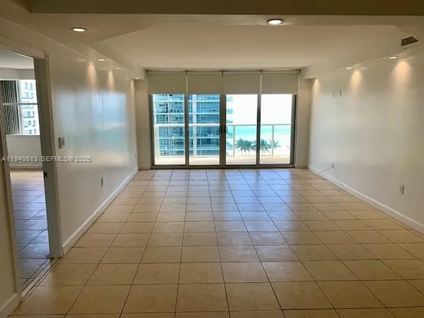 $3,100 | 5750 Collins Avenue, Unit 12H, Miami Beach, FL 33140
