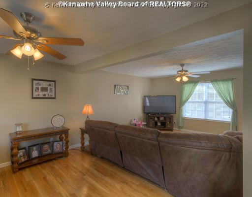 46 Boston Cmns Winfield, WV 25213 - Photo 14 of 16 Den/Family/Great Room.