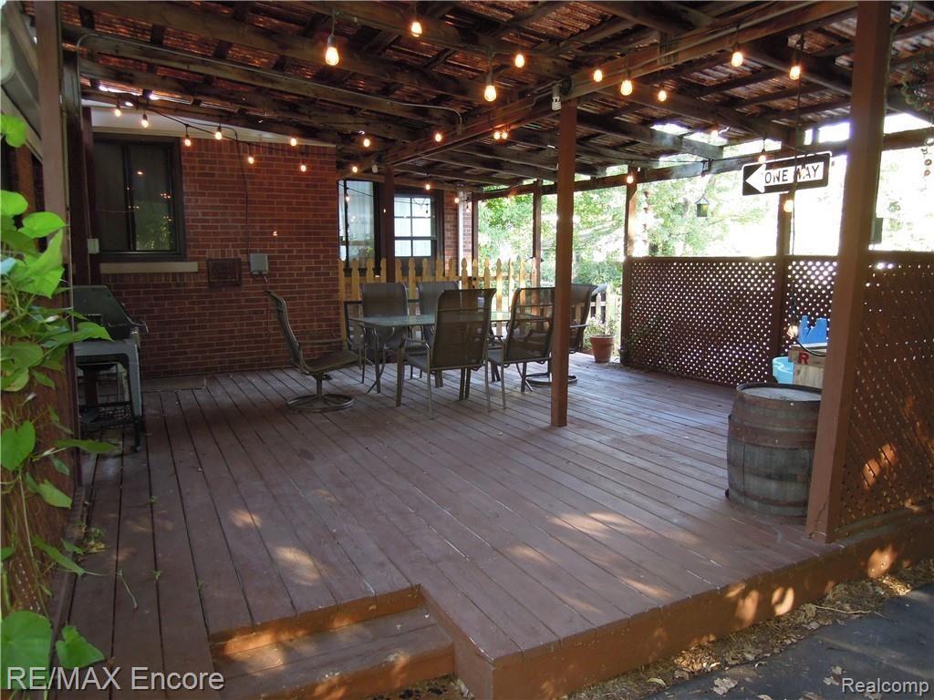 8260 Messmore Road Utica, MI 48317 - Photo 8 of 52