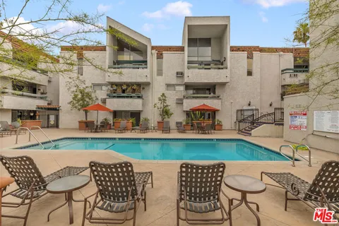 $475,000 | 355 South Los Robles Avenue, Unit 210, Pasadena, CA 91101