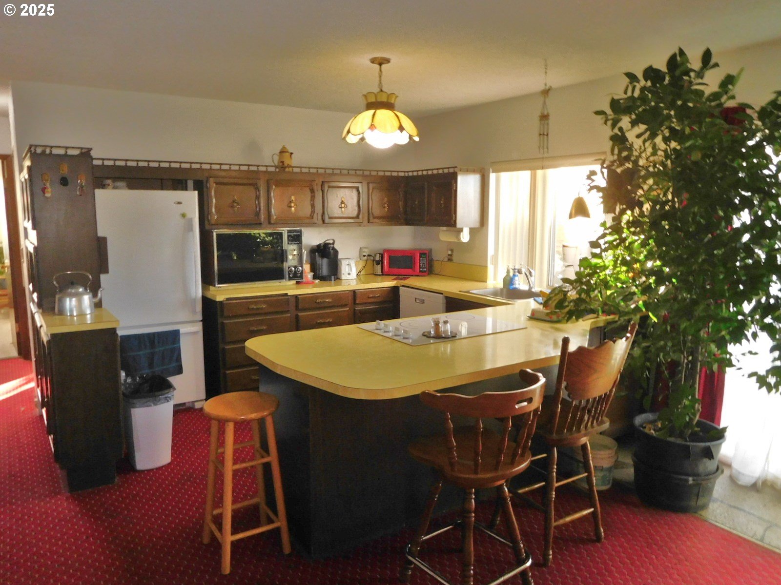 117 North Main Street Milton Freewater, OR 97862 - Photo 17 of 21 a dining room with furniture and window