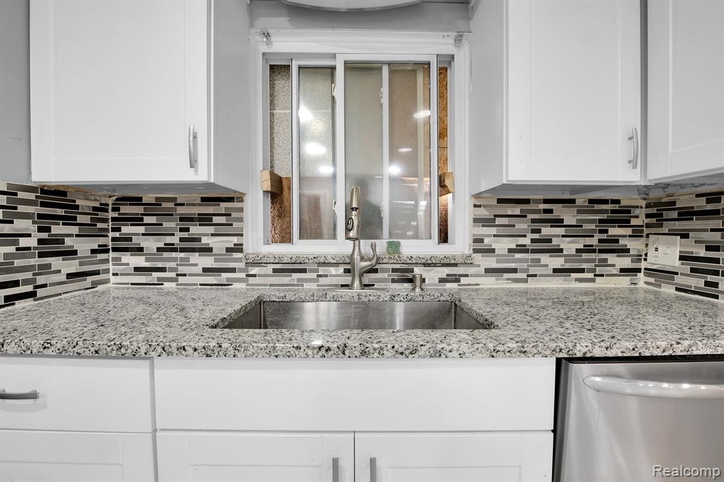 15760 Greenfield Road Detroit, MI 48227 - Photo 14 of 29