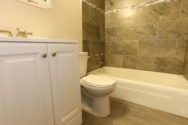 $1,495 | 1040 West Hollywood Avenue, Unit 510, Chicago, IL 60660
