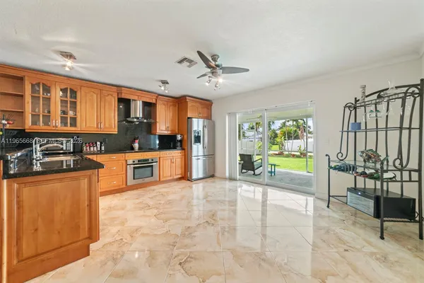 $595,000 | 120 Southeast 3rd Avenue, Dania Beach, FL 33004