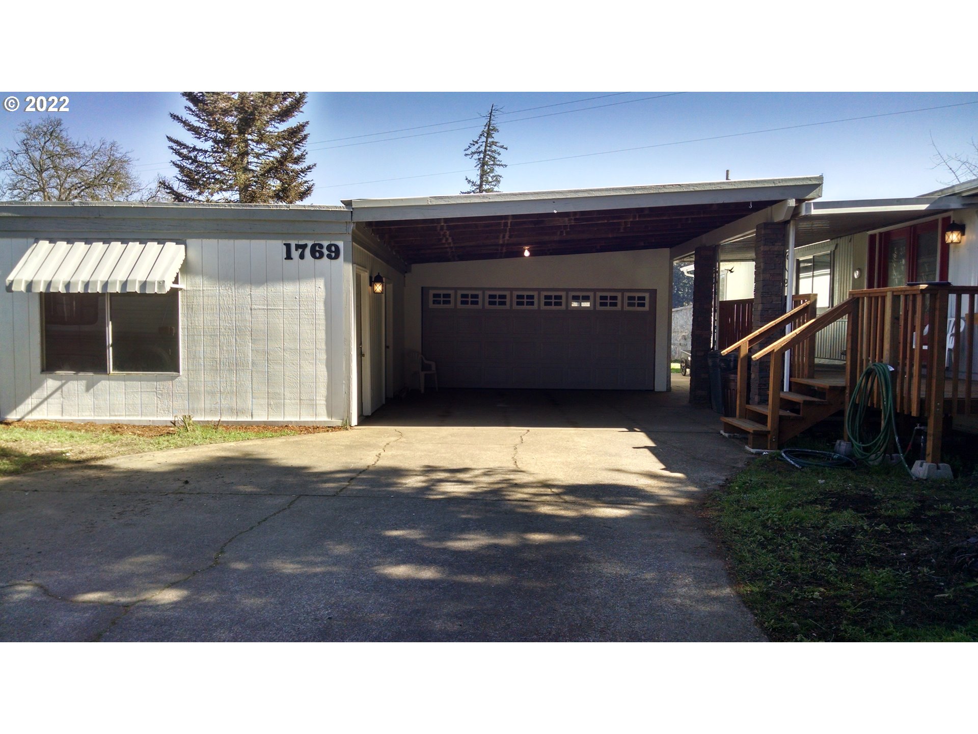 1769 Inland Way Springfield, OR 97477 - Photo 2 of 8