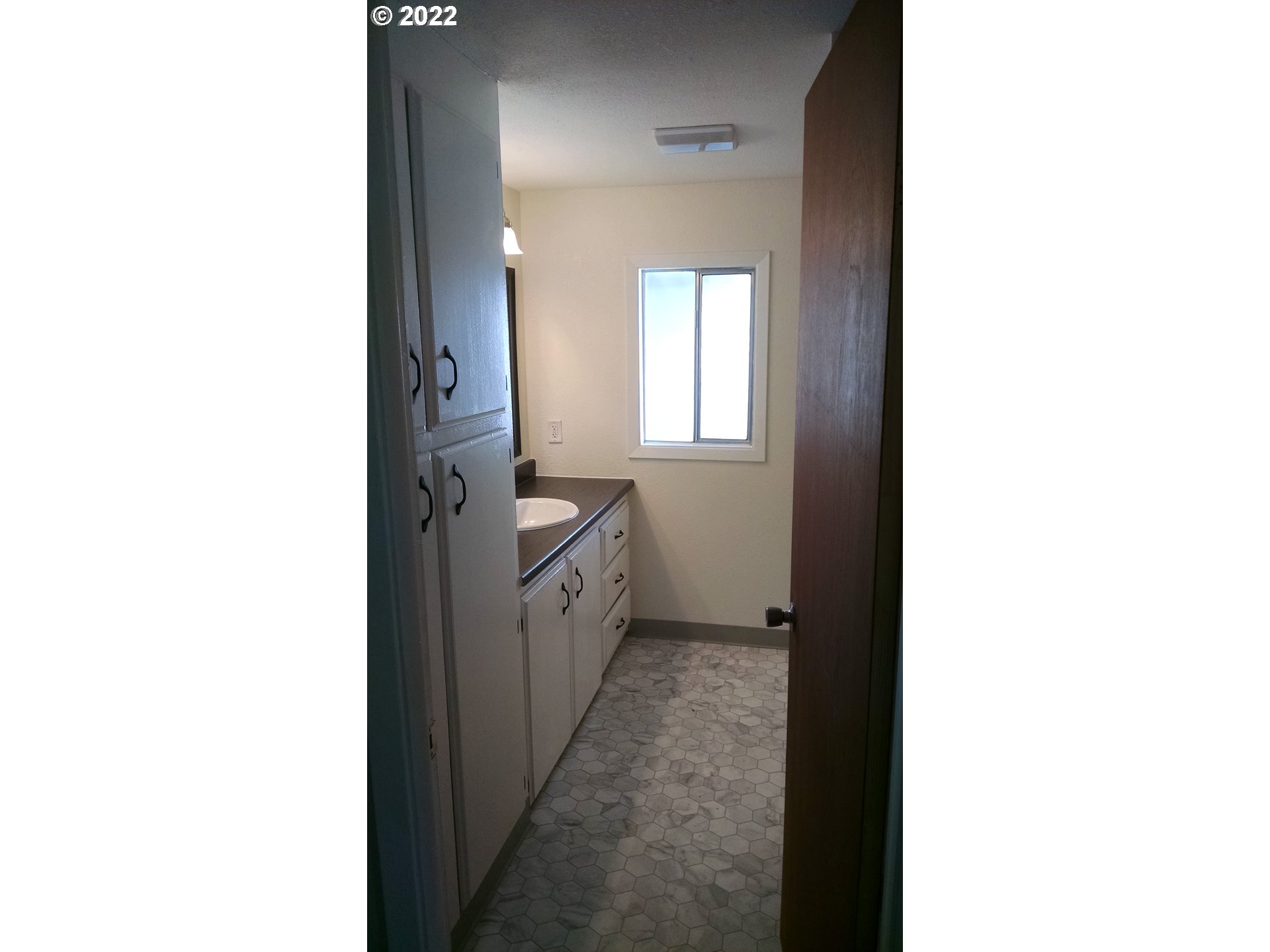 1769 Inland Way Springfield, OR 97477 - Photo 5 of 8