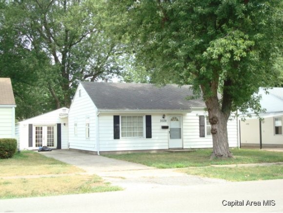 3028 South 2nd Street Springfield, IL 62703 - Photo 1 of 15
