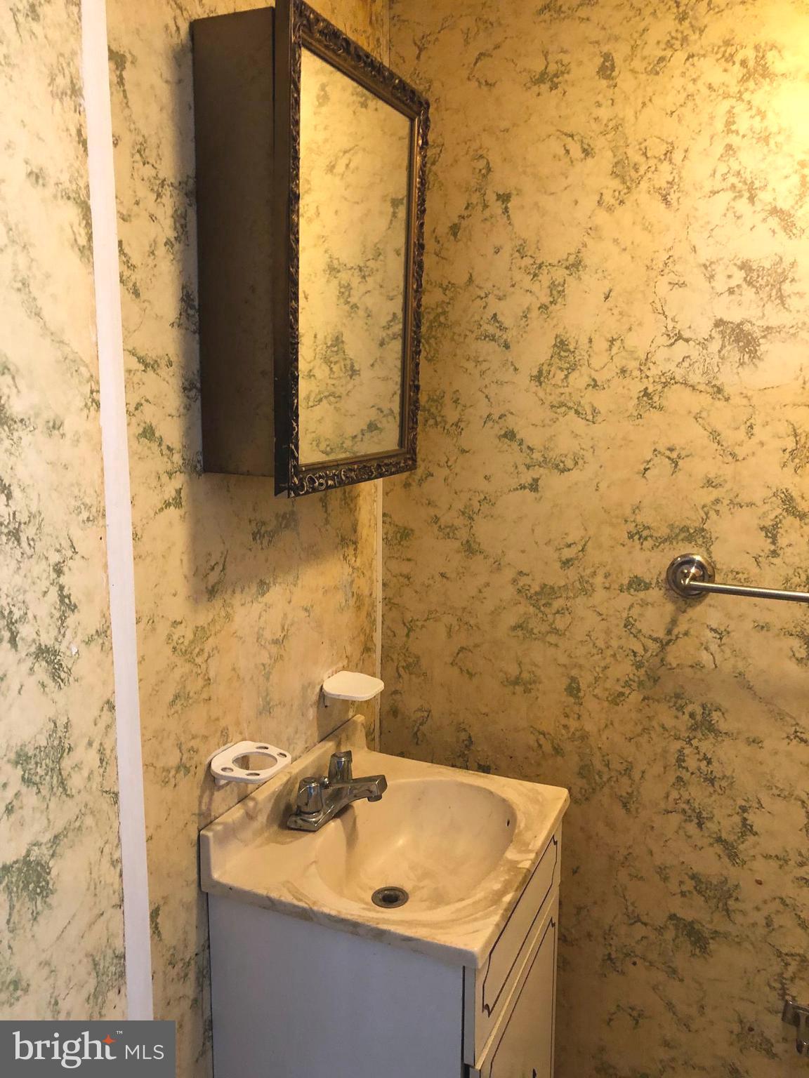 4231 Whiting Road Philadelphia, PA 19154 - Photo 14 of 32 First Floor Powder Room