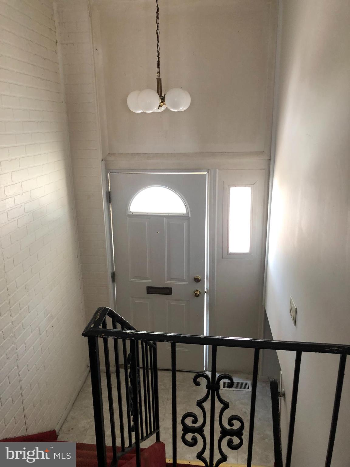 4231 Whiting Road Philadelphia, PA 19154 - Photo 3 of 32 Foyer