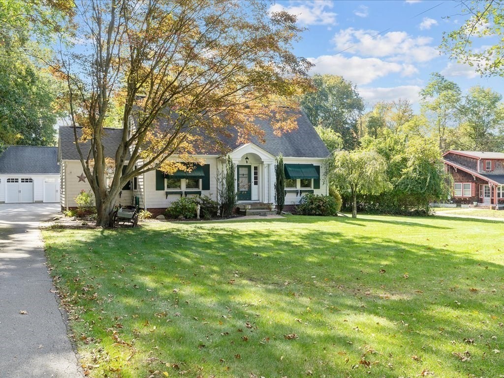 208 Old Warren Road Swansea, MA 02777 - Photo 3 of 27 Gallery Image 3