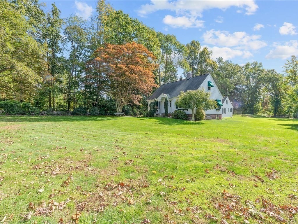 208 Old Warren Road Swansea, MA 02777 - Photo 4 of 27 Gallery Image 4