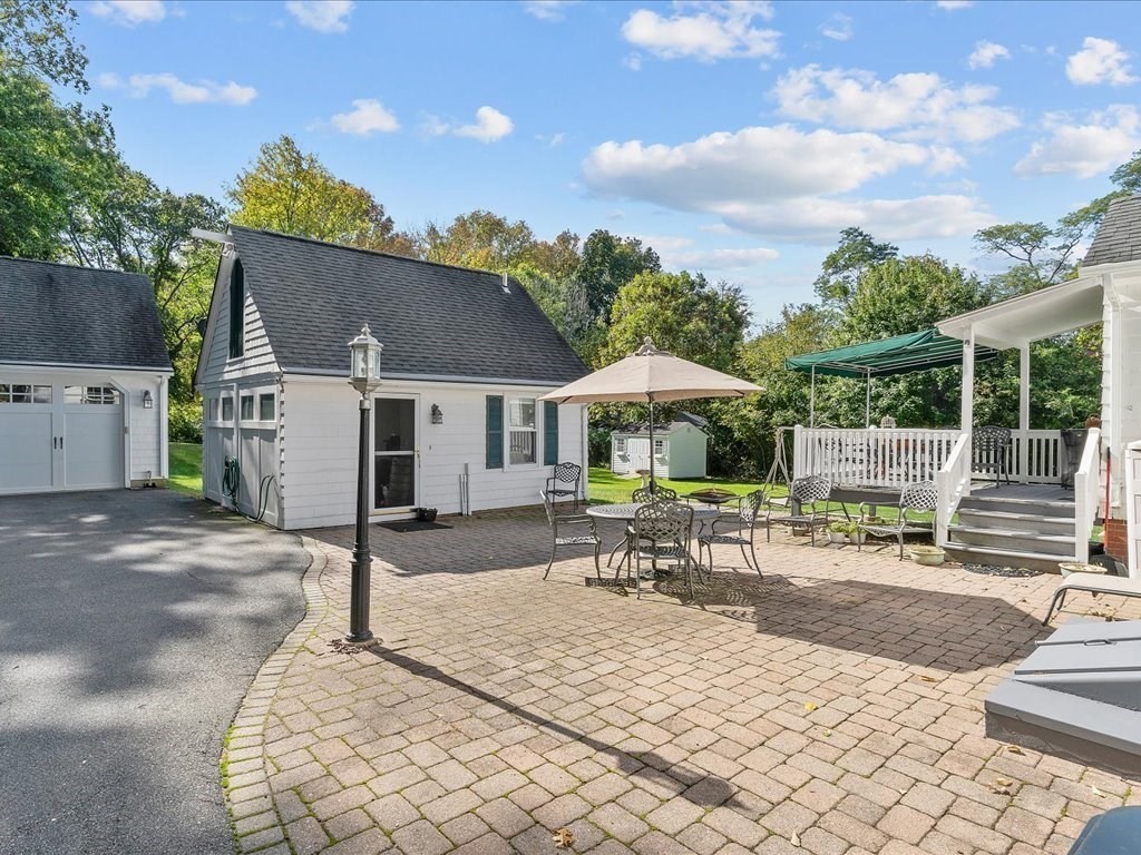 208 Old Warren Road Swansea, MA 02777 - Photo 7 of 27 Gallery Image 7