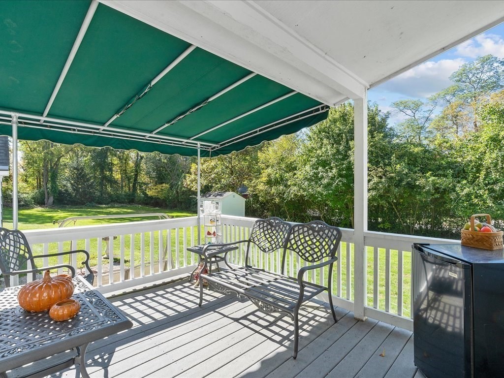 208 Old Warren Road Swansea, MA 02777 - Photo 9 of 27 Gallery Image 9