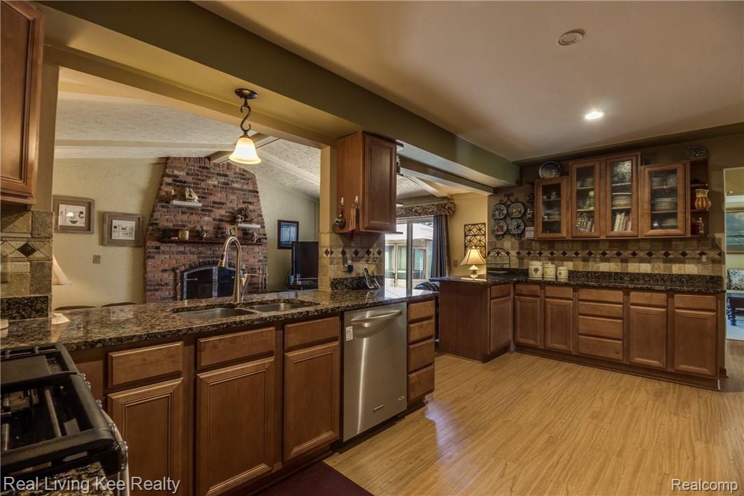 845 Downhill Lane Rochester, MI 48307 - Photo 9 of 29 9.jpg