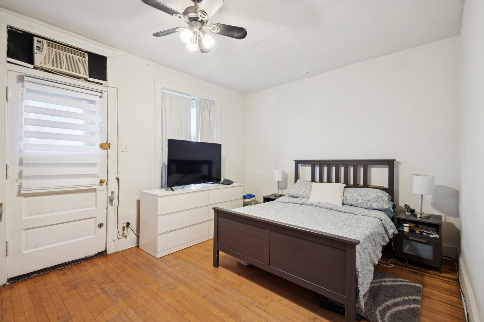 6238 North Broadway, Unit 3N Chicago, IL 60660 - Photo 8 of 13